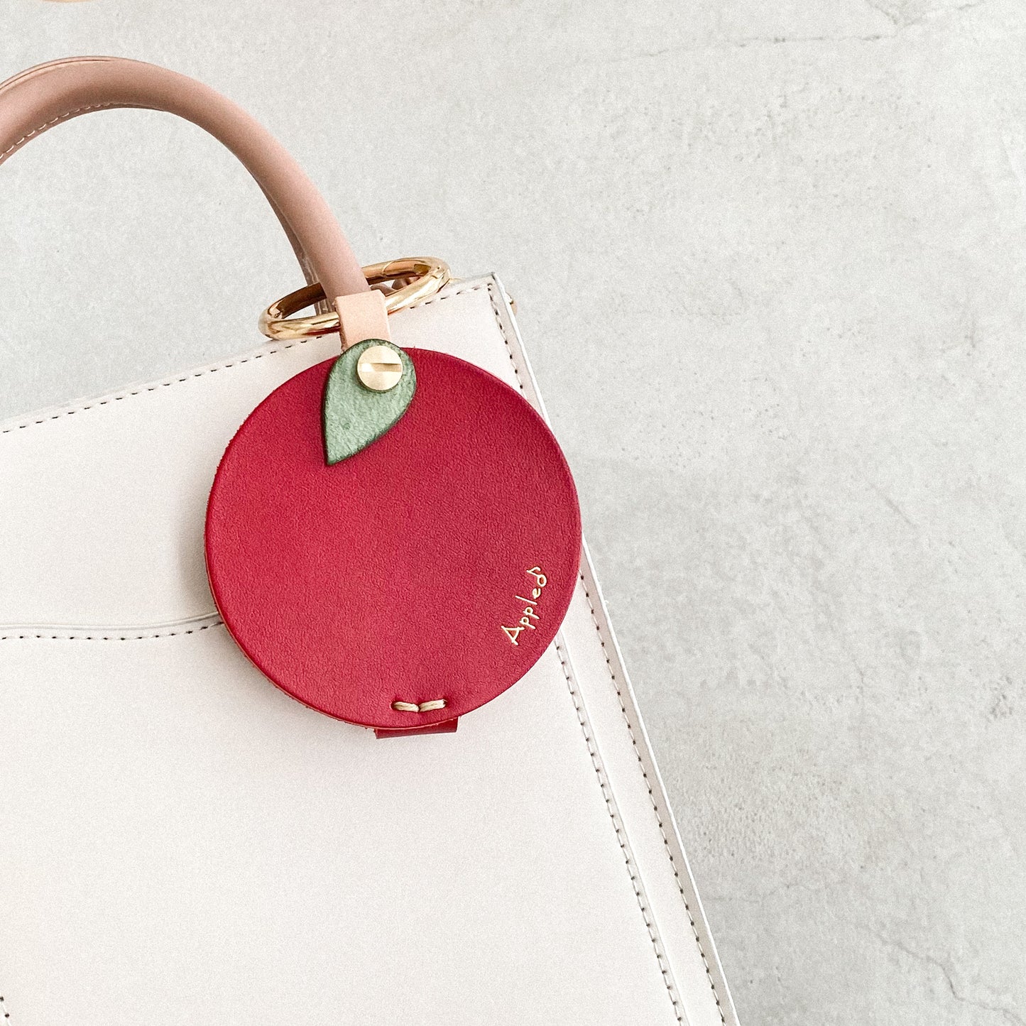 フルーツデザインの本革スリムキーケース《名入れ対応》