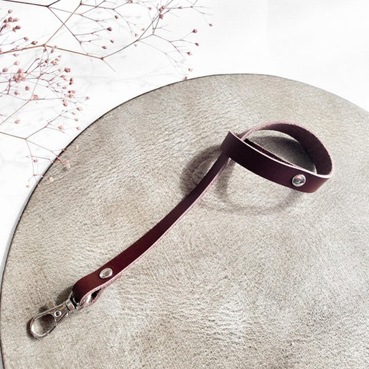 ナチュラルレザーの便利なストラップ　<送料無料>