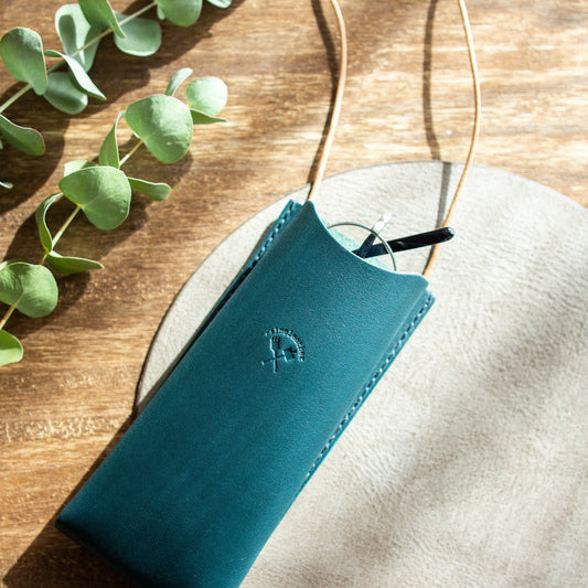 ぷっくり開く本革メガネケース・ブルーグリーン《名入れ対応》