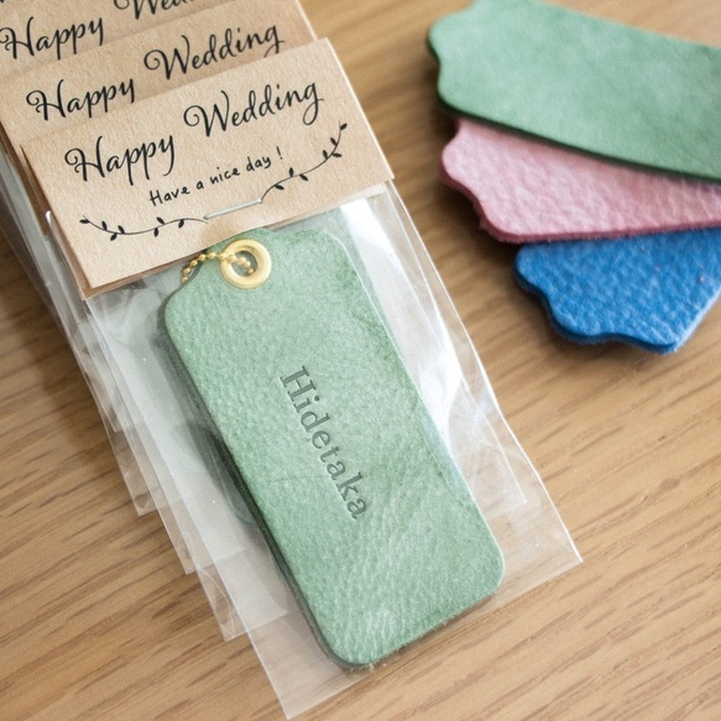 〔結婚式のプチギフトにも♪〕気まぐれレザーの名入れタグ《送料無料》