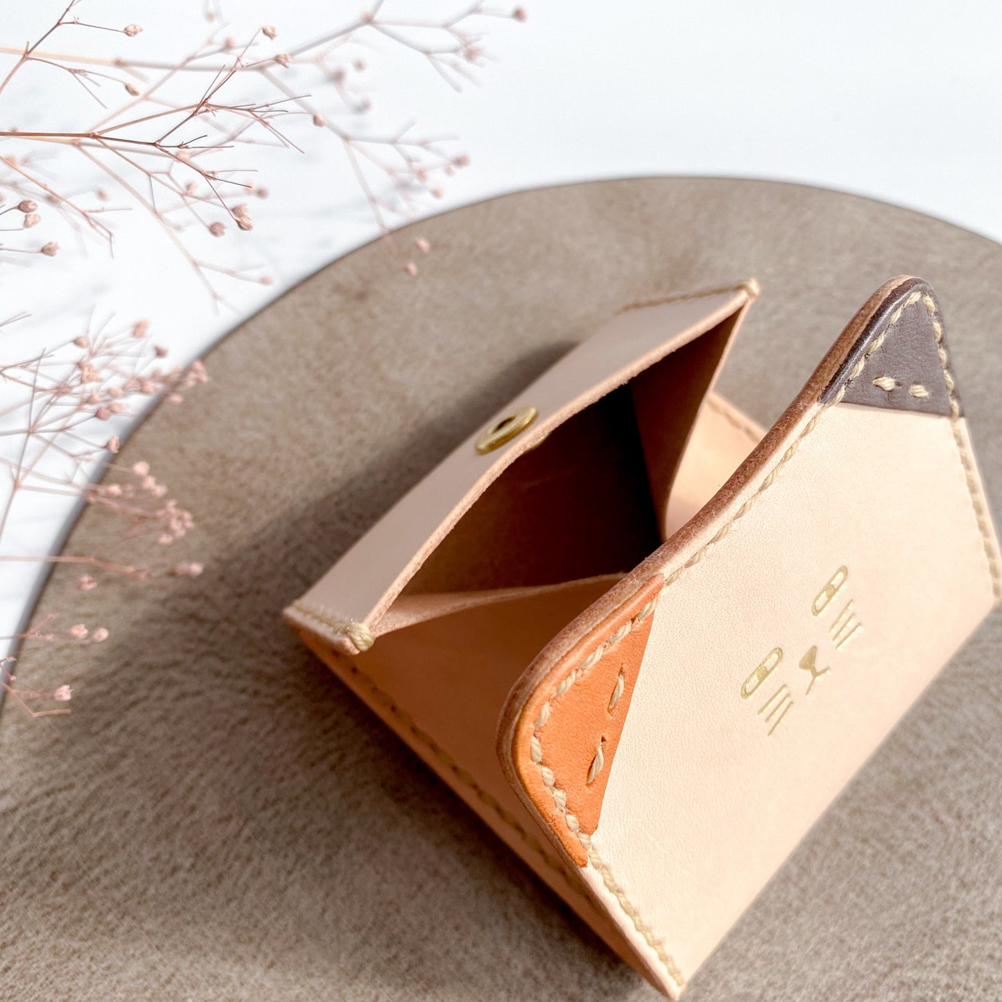 にゃんこのヌメ革コインケース・三毛猫《名入れ対応》