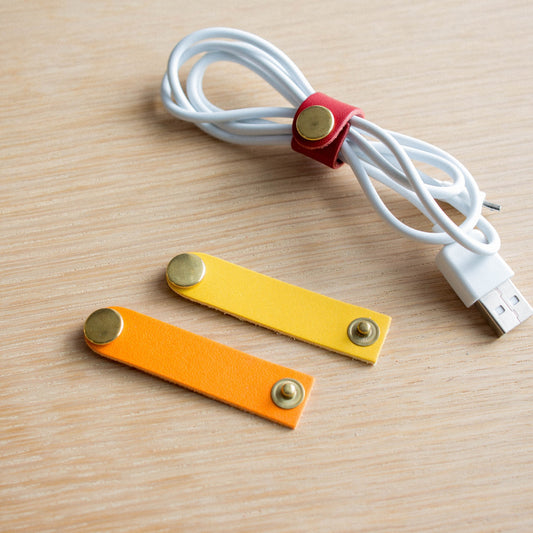 【在宅応援キャンペーン♪】ビタミンカラーの本革コードホルダー3点セット《名入れ・送料無料》