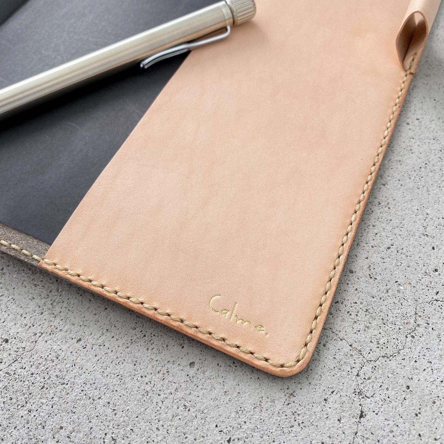 気まぐれレザーのA5サイズ手帳カバー・グレー《名入れ対応》