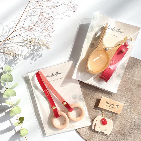 ナチュラルレザーのベビーギフトセット　《名入れ対応》