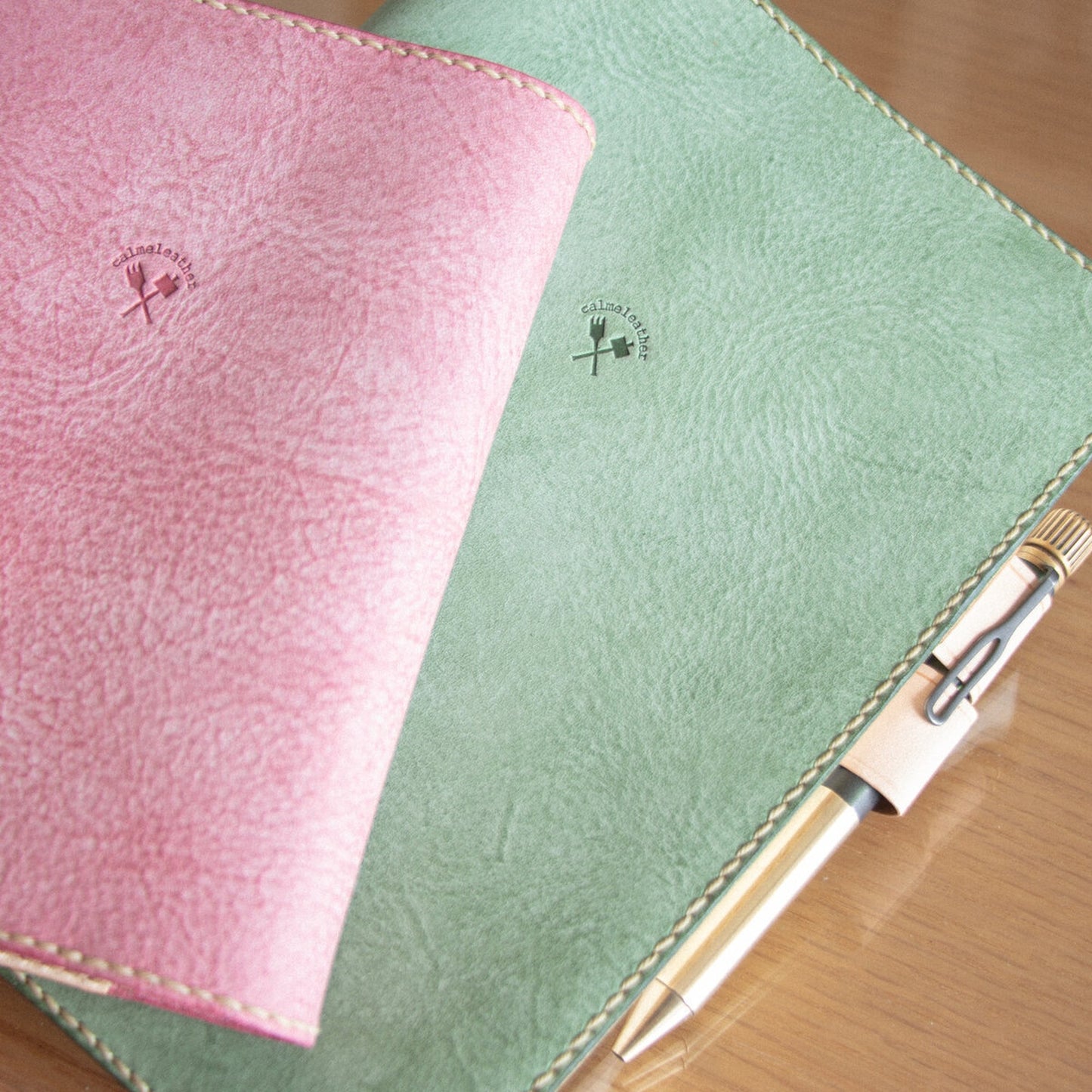 気まぐれレザーのA5サイズ手帳カバー・グレー《名入れ対応》