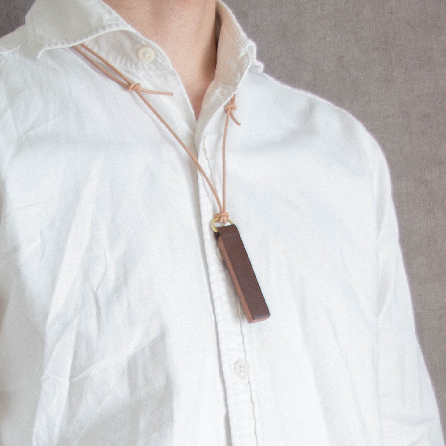 〔ATMのパネルにも♪〕直接触らずボタンが押せる本革アクセサリー《名入れ対応》