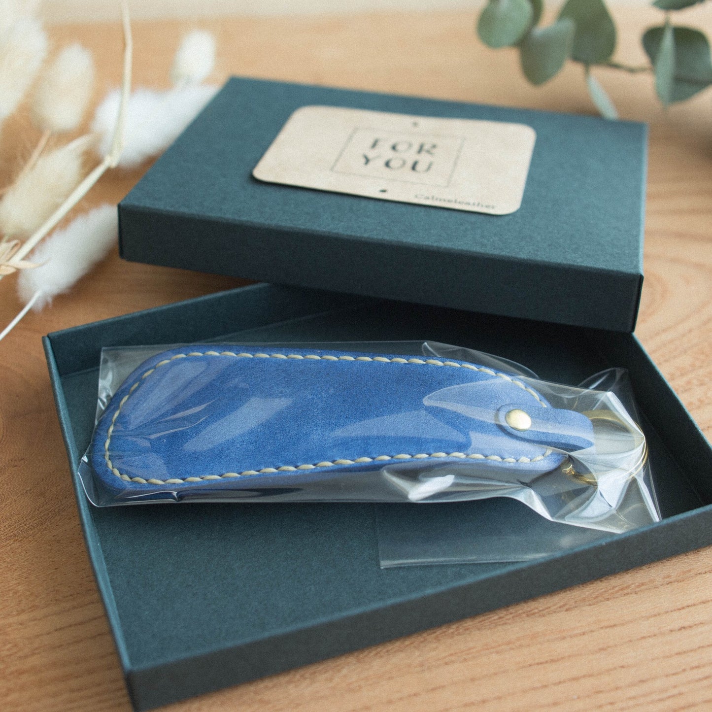 〔父の日ギフトに♪〕気まぐれレザーの靴べら・青空色《名入れ対応・送料無料》