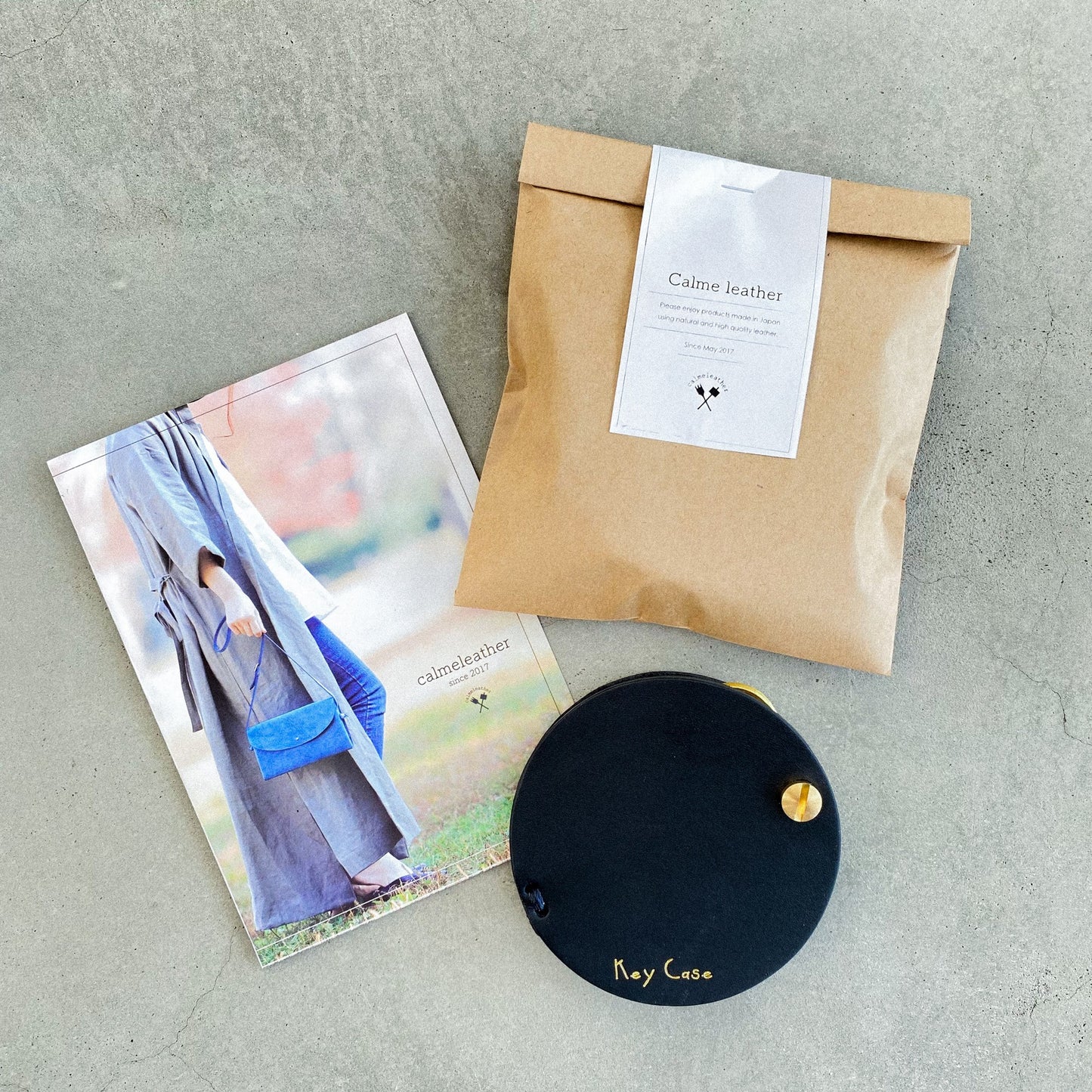 丸いフォルムの本革スマートキーケース《名入れ対応》
