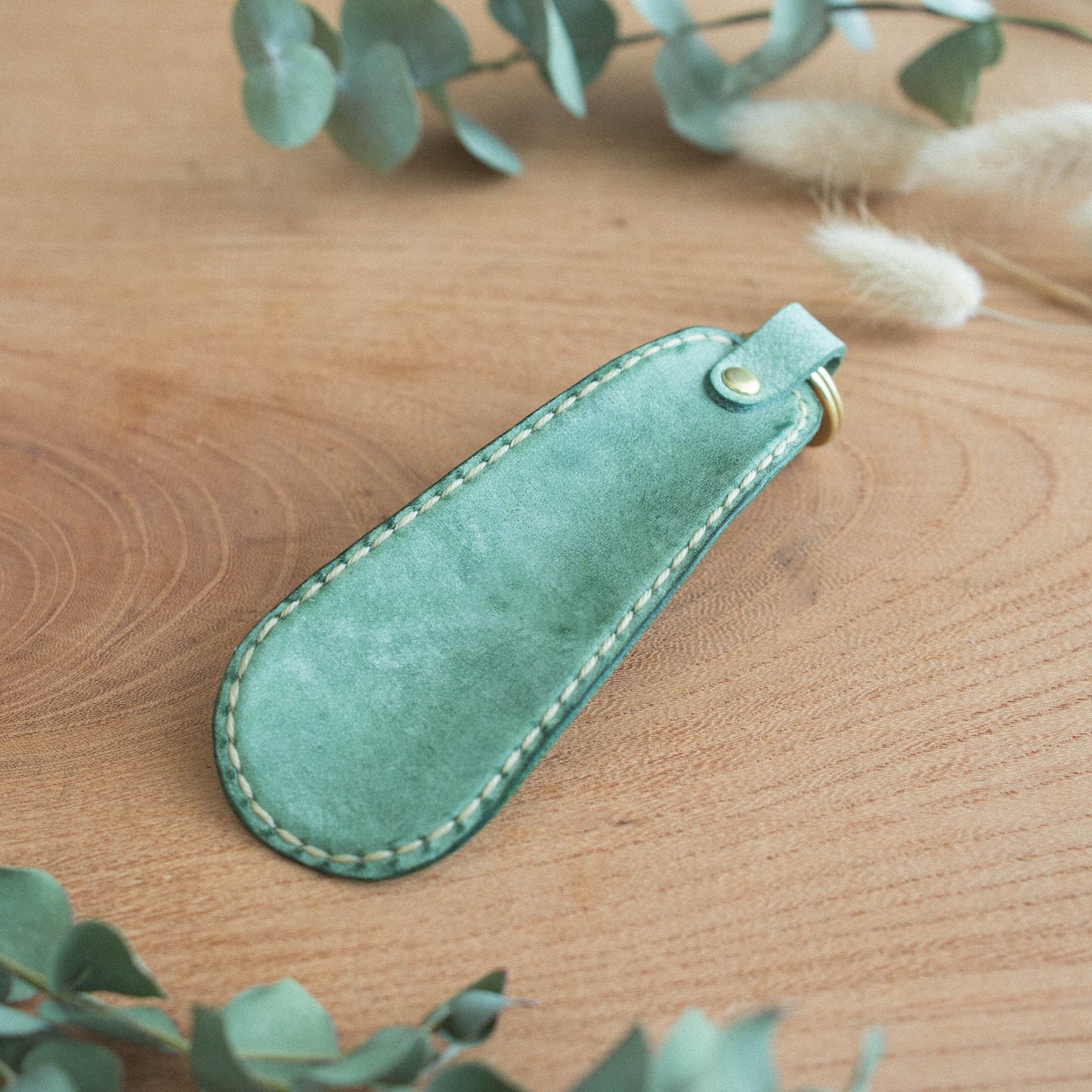 〔父の日ギフトに♪〕気まぐれレザーの靴べら・青空色《名入れ対応・送料無料》