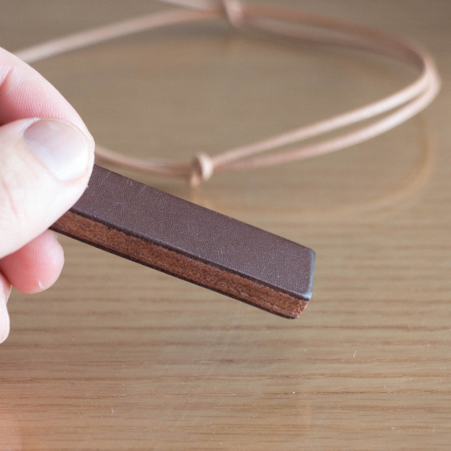 〔ATMのパネルにも♪〕直接触らずボタンが押せる本革アクセサリー《名入れ対応》