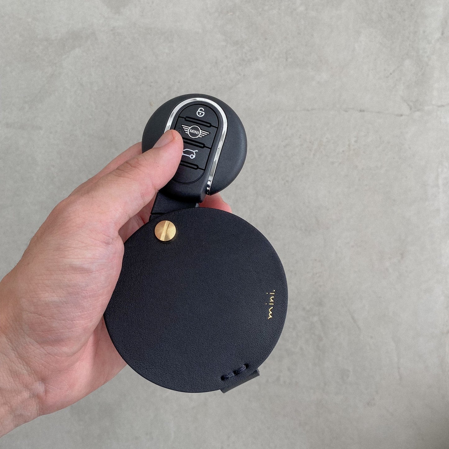 フルーツデザインの本革スリムキーケース《名入れ対応》