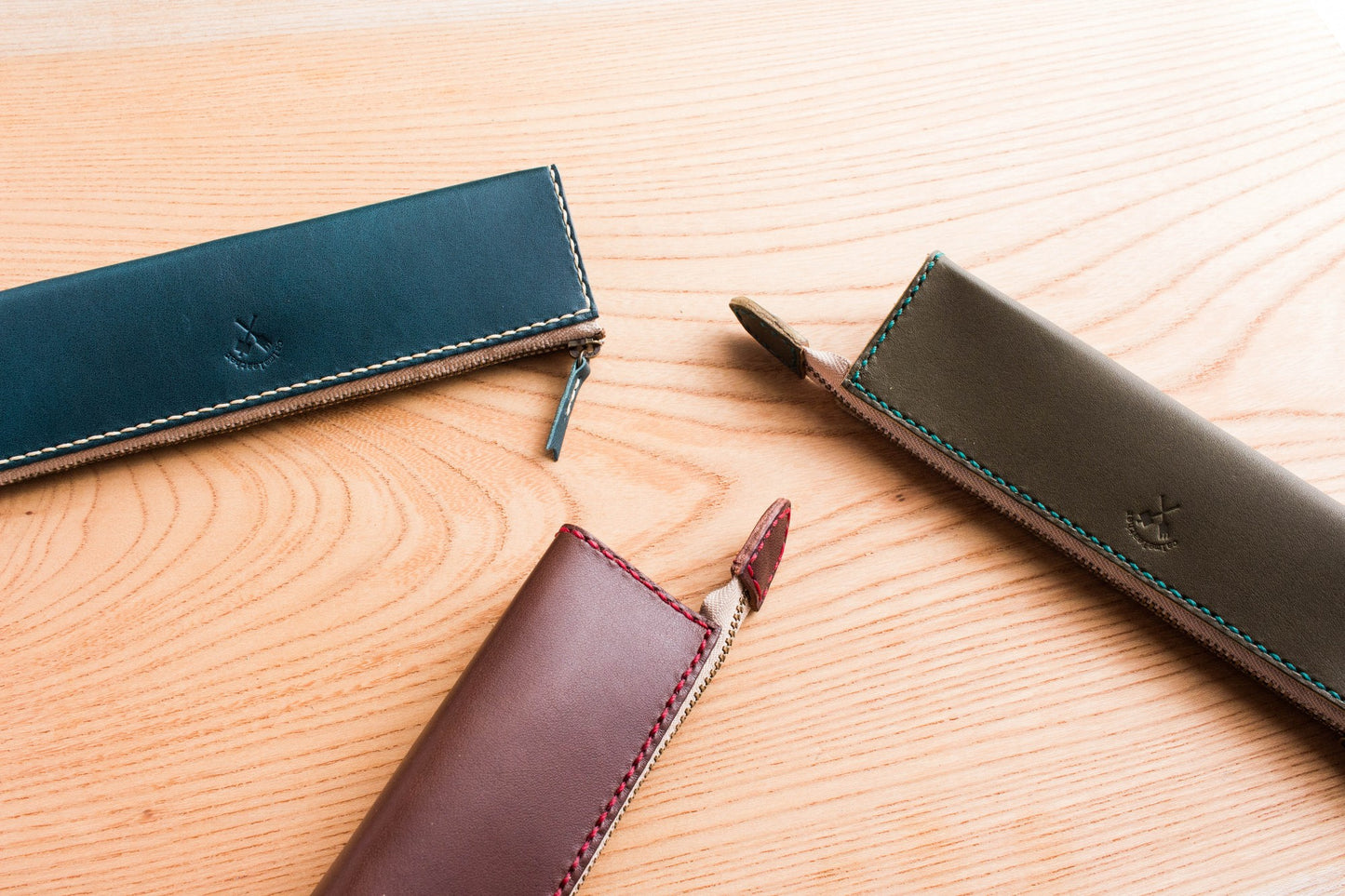 コンパクトでシンプルな本革ペンケース 　<名入れ対応>